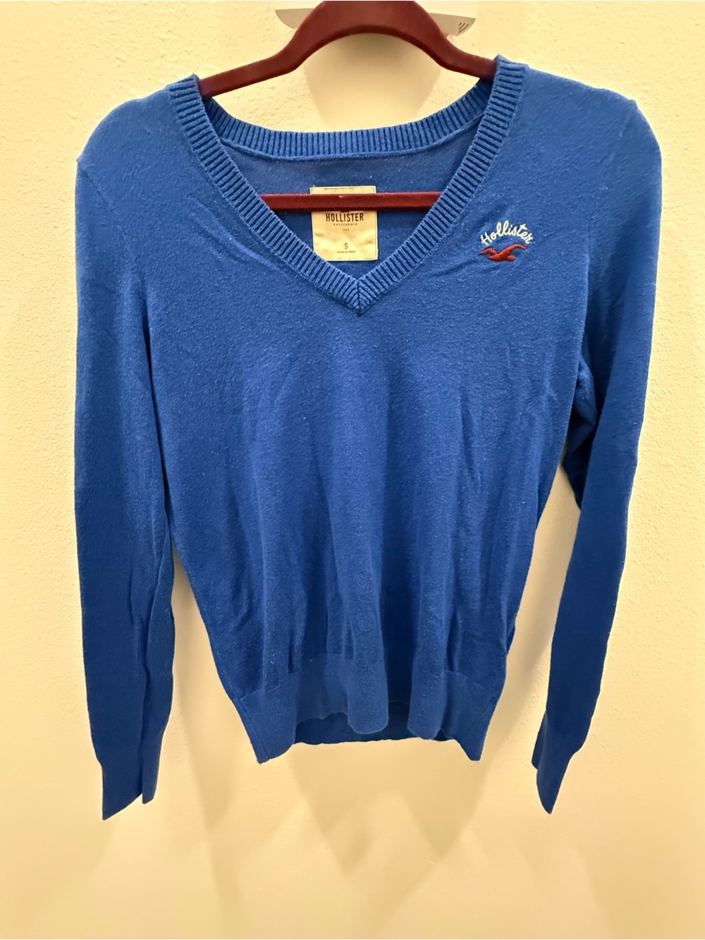 Y2K Hollister Women's V-Neck Blue Sweater
